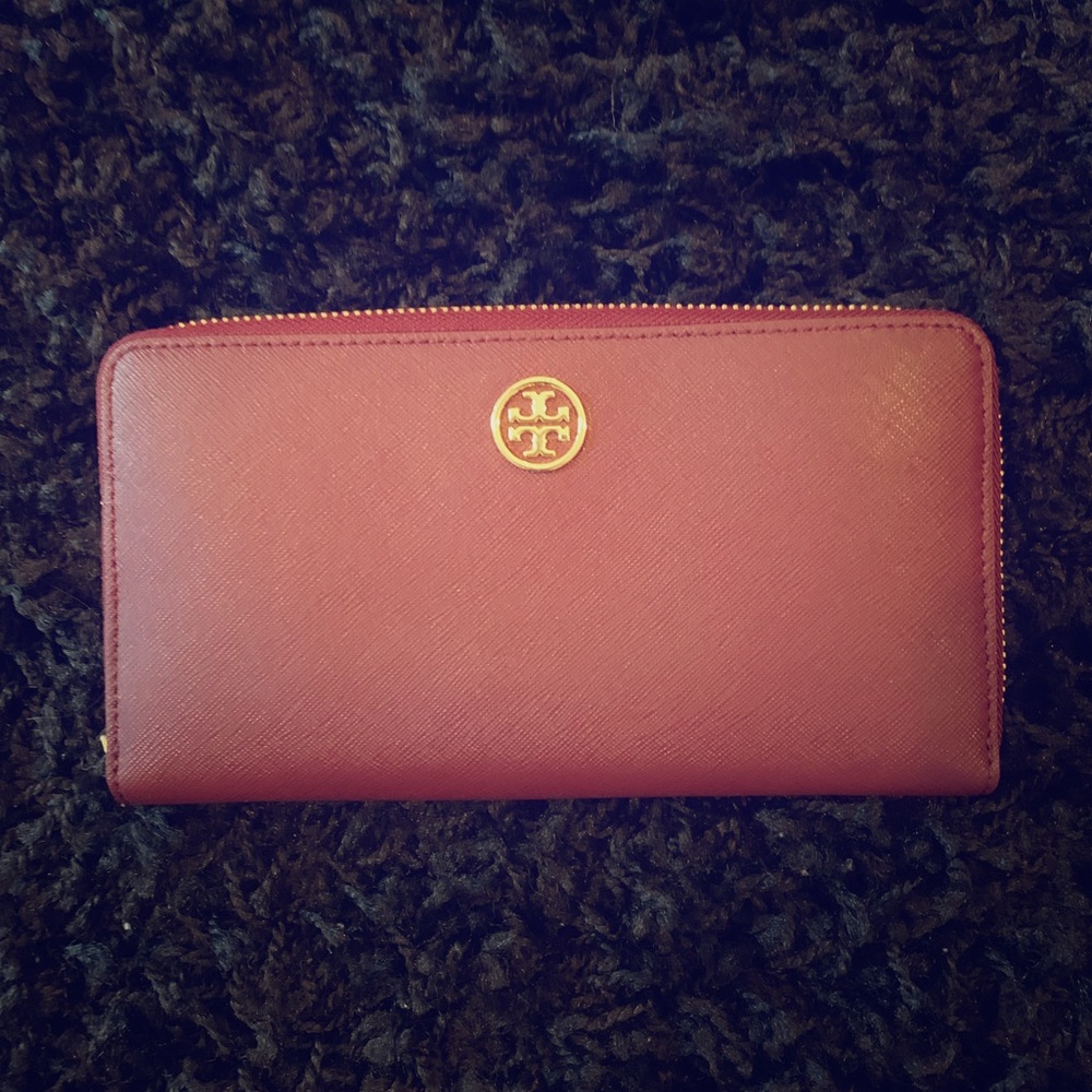 Tory Burch Robinson Zip Around Leather Wallet